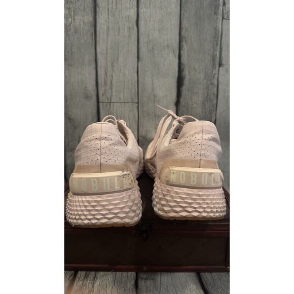 Athletic_Shoes